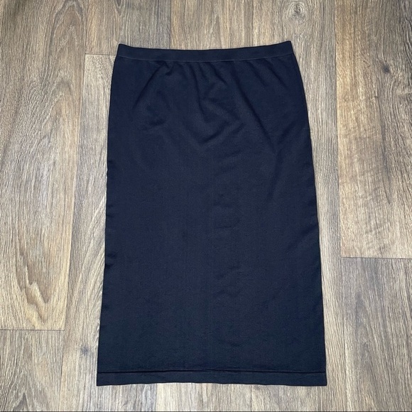 Black Undergarment Skirt - Picture 3 of 4